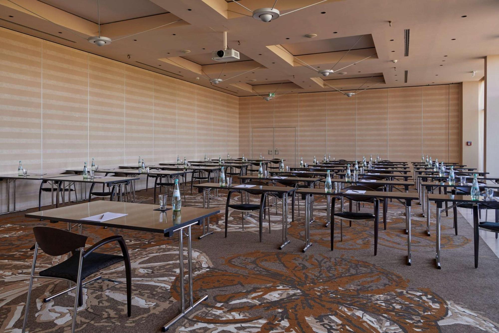 Atrium Отель 4*