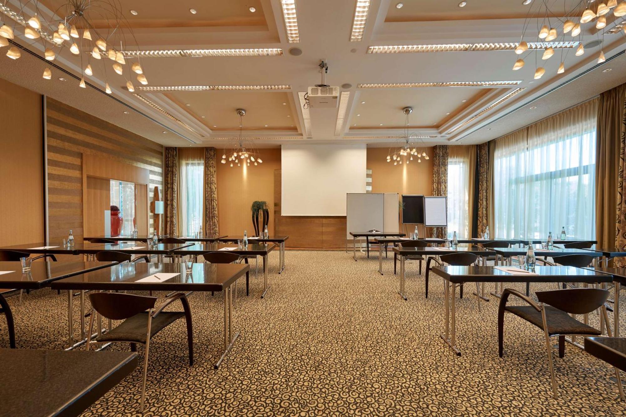 Atrium Отель 4*