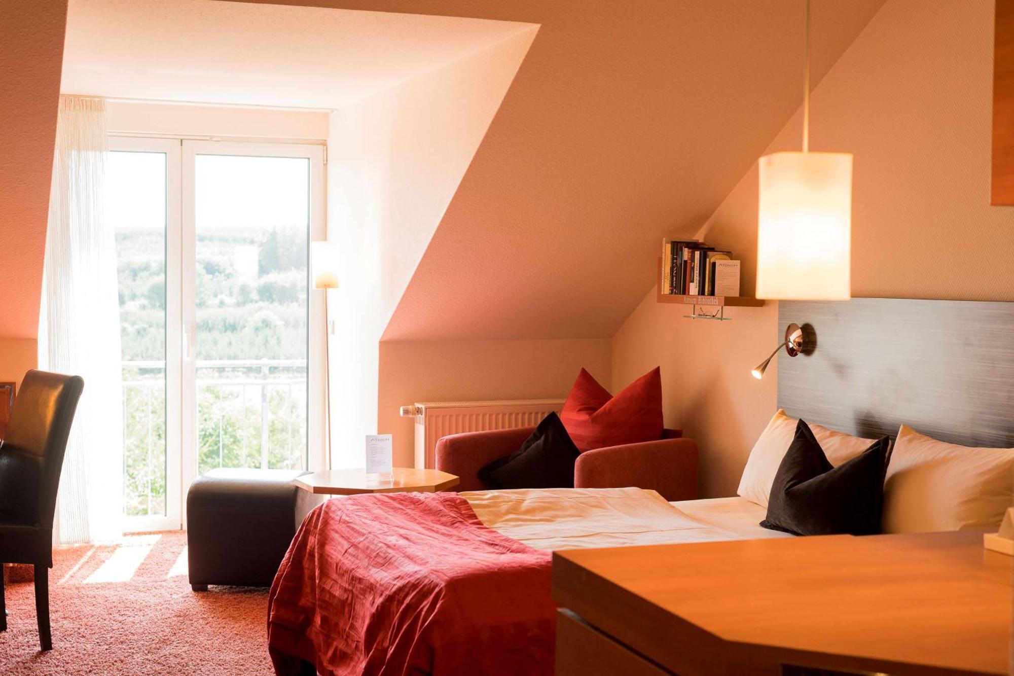 Atrium 4*