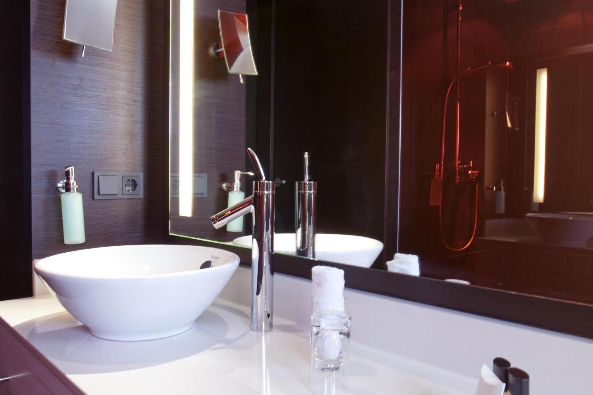 Отель Atrium 4*