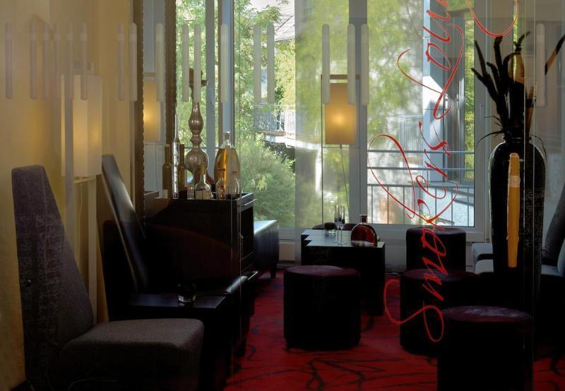 Atrium Hotel